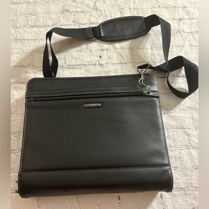 SAMSONITE LEATHER BLACK BRIEFCASE BAG POLYETHYLENE FOAM LINING REMOVEABLE STRAPS